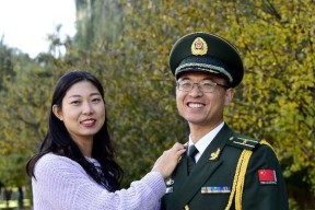 五年后的世界里回想起她的笑脸找回遗失的美好？如何在忙碌中保持美好回忆？